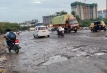 पुणे महापालिकेच्या पथ विभागाचा भोंगळ कारभार: रस्त्यावरील खड्ड्याने बालकाचा बळी घेतल्याने पालिकेवर चौफेर टीका